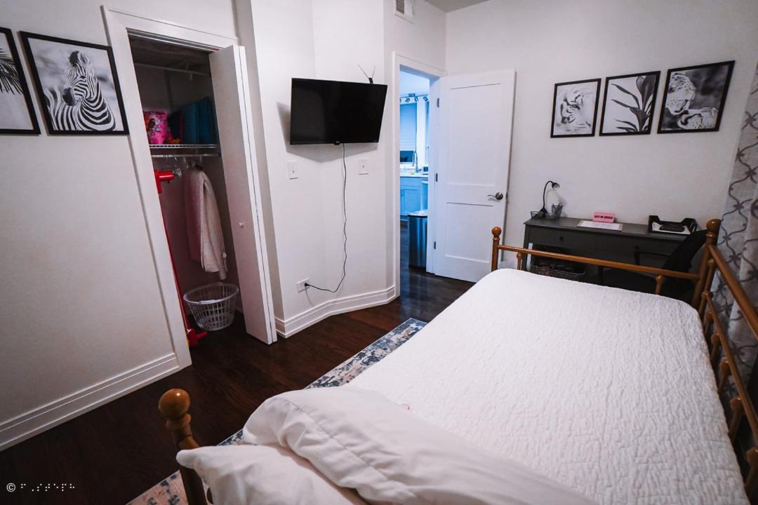 The Blue Golden Luxury Modern 3- Bedroom Apartment In ชิคาโก ภายนอก รูปภาพ